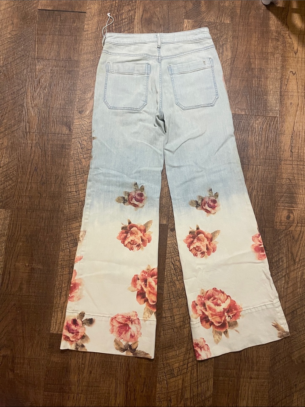 NWT Rylan Relaxed High-Rise Flare Jeans by Pilcro Size 28 - Picture 8 of 11